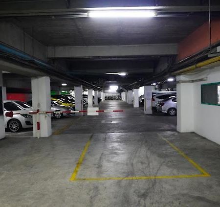 Young Place Bangkok Bagian luar foto